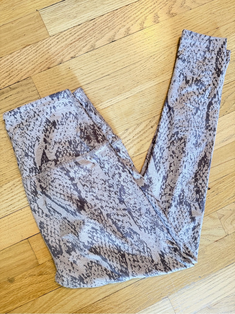 Beyond Yoga Snake Print Leggings in Taupe High Rise Medium M